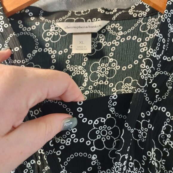 Christopher & Banks Womens XL Black White Floral Button Front Top Short Sleev - Picture 6 of 11